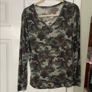 No Boundaries Green Camo Long Sleeve Top